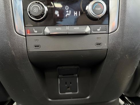 Used 2017 BMW X5 xDrive35d image 17