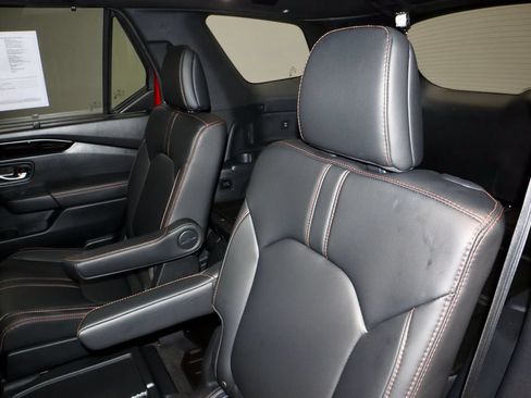 Used 2025 Honda Pilot TrailSport image 22