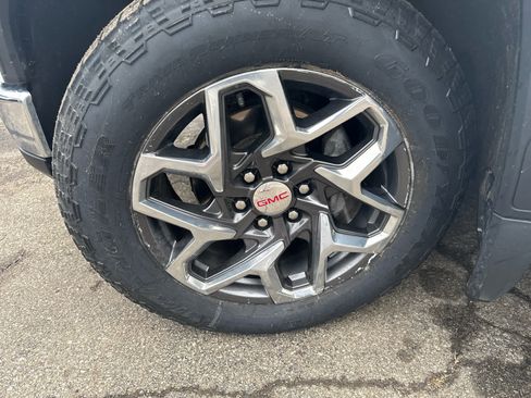 Used 2024 GMC Sierra 1500 SLT w/ SLT Premium Plus Package image 4