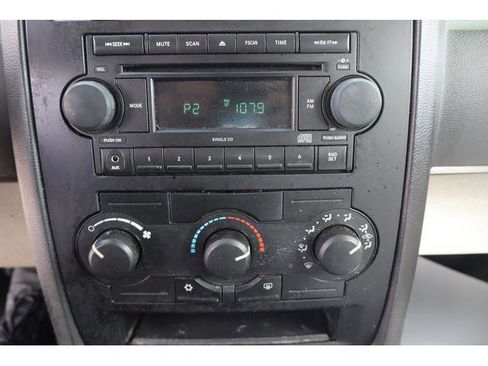 Used 2007 Chrysler 300 RWD image 9