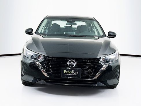 Used 2024 Nissan Sentra SV image 2