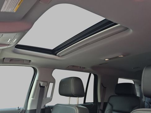Certified 2020 GMC Yukon Denali w/ Denali Premium Package AWD/4WD image 33