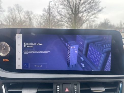 Certified 2025 Lexus ES 300h w/ Accessory Package (Z2) image 23