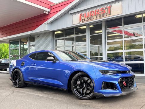 Used 2018 Chevrolet Camaro ZL1 RWD image 1