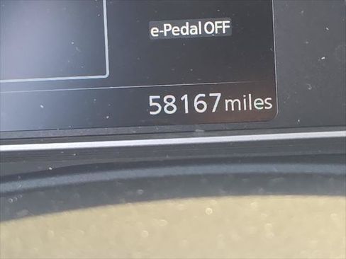Used 2020 Nissan Leaf SV w/ SV Technology Package FWD image 18