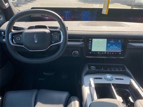 New 2025 Lincoln Navigator L Reserve w/ Jet Appearance Package image 6