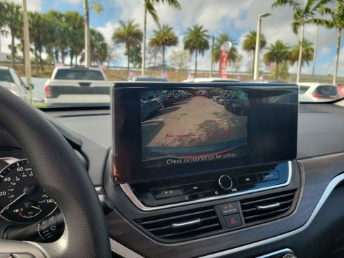 Used 2025 Nissan Altima 2.5 SV w/ SV Special Edition Package FWD image 24