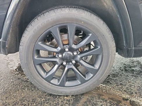 Certified 2019 Jeep Grand Cherokee Altitude image 5