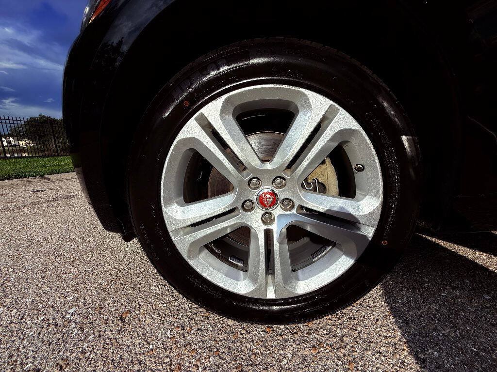 Used 2017 Jaguar F-PACE R-Sport AWD/4WD image 54