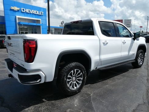 Certified 2022 GMC Sierra 1500 AT4 w/ Technology Package AWD/4WD image 5