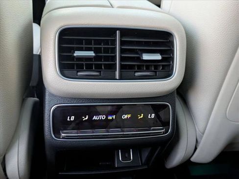 Used 2021 Mercedes-Benz GLS 450 4MATIC image 18