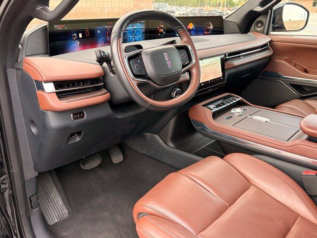 Used 2025 Lincoln Navigator Reserve AWD/4WD image 12
