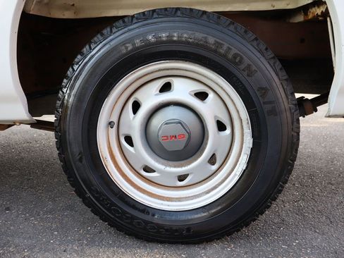 Used 2000 GMC Sonoma SL w/ Cold-Climate Pkg image 31