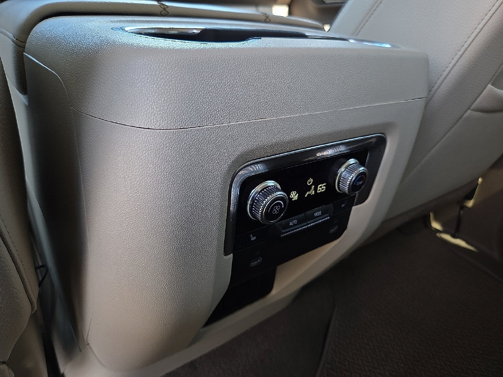 Used 2022 GMC Yukon Denali RWD image 11