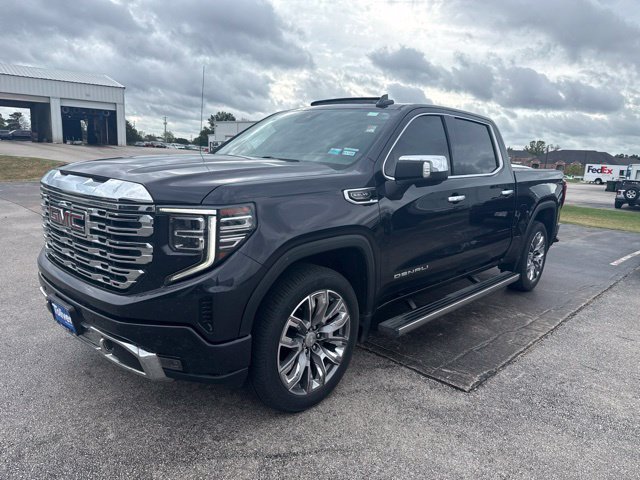 Used 2023 GMC Sierra 1500 Denali w/ Denali Reserve Package AWD/4WD image 7