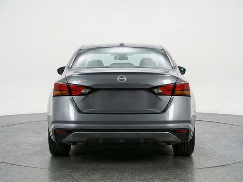 Used 2025 Nissan Altima 2.5 SV image 7
