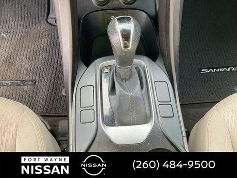 Used 2017 Hyundai Santa Fe SE AWD/4WD image 24