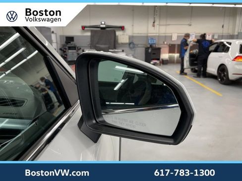 New 2026 Volkswagen Taos SE image 7