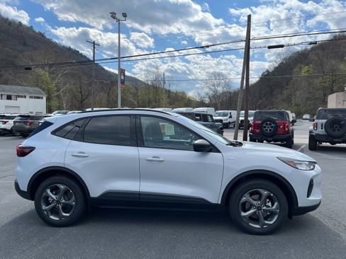 New 2026 Ford Escape ST-Line w/ Tech Pack #1 image 4