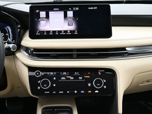 Used 2025 INFINITI QX60 Sensory image 18