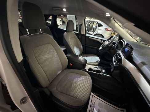 Used 2021 Ford Escape SE FWD image 24