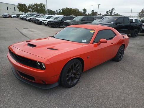 Used 2022 Dodge Challenger R/T Scat Pack w/ Driver Convenience Group image 2
