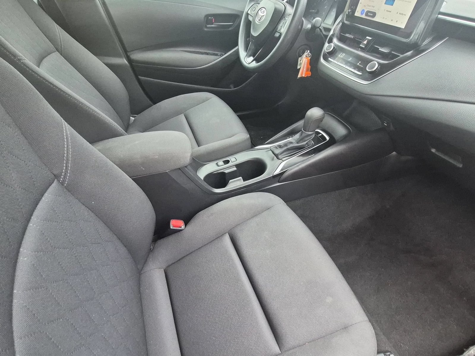 Used 2025 Toyota Corolla LE FWD image 27