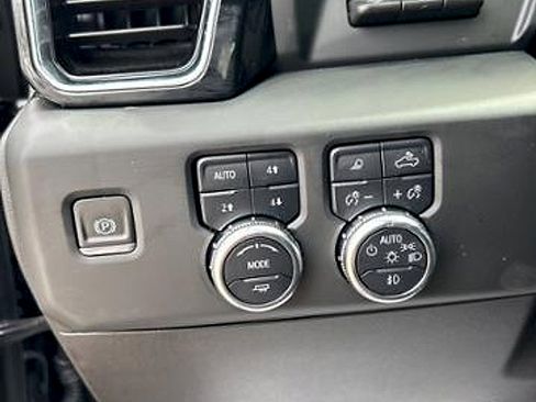 Used 2024 GMC Sierra 1500 Denali w/ Technology Package image 17