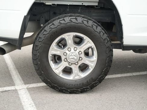 Used 2024 RAM 2500 Big Horn AWD/4WD image 47