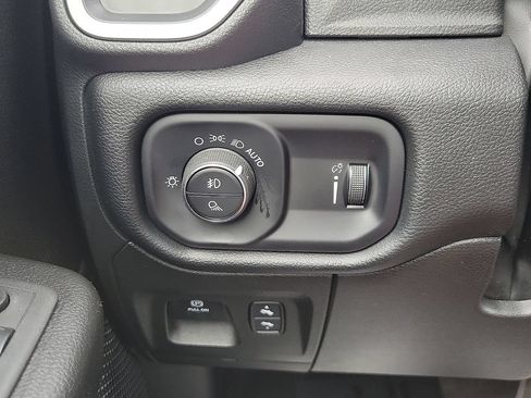 Used 2022 RAM 1500 Big Horn RWD image 14