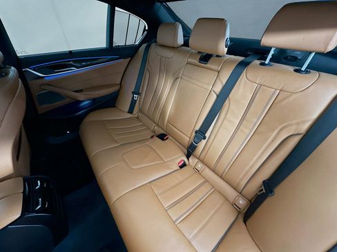 Used 2022 BMW 530e xDrive w/ Premium Package image 23