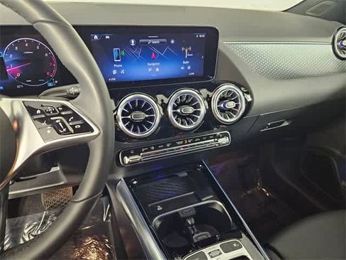 Certified 2025 Mercedes-Benz GLA 250 4MATIC image 27