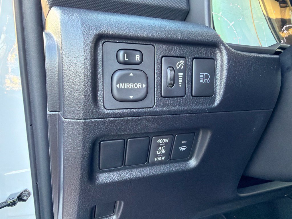 Used 2024 Toyota 4Runner SR5 Premium w/ Moonroof Package AWD/4WD image 25
