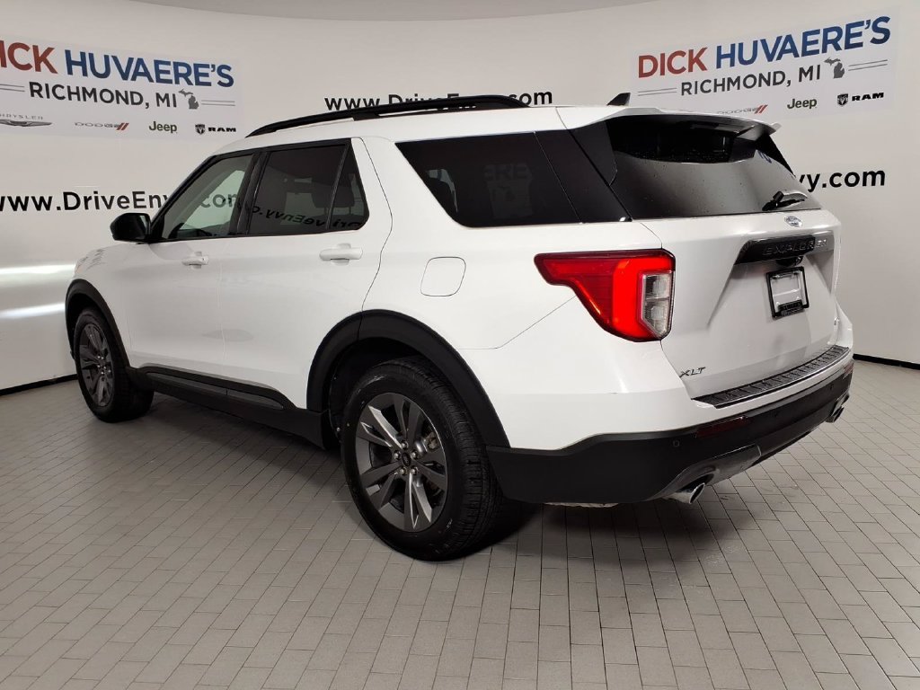 Used 2021 Ford Explorer XLT w/ Equipment Group 202A AWD/4WD image 6