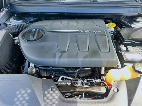 Used 2019 Jeep Cherokee Limited image 27