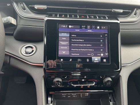 New 2025 Jeep Grand Cherokee L Altitude image 25