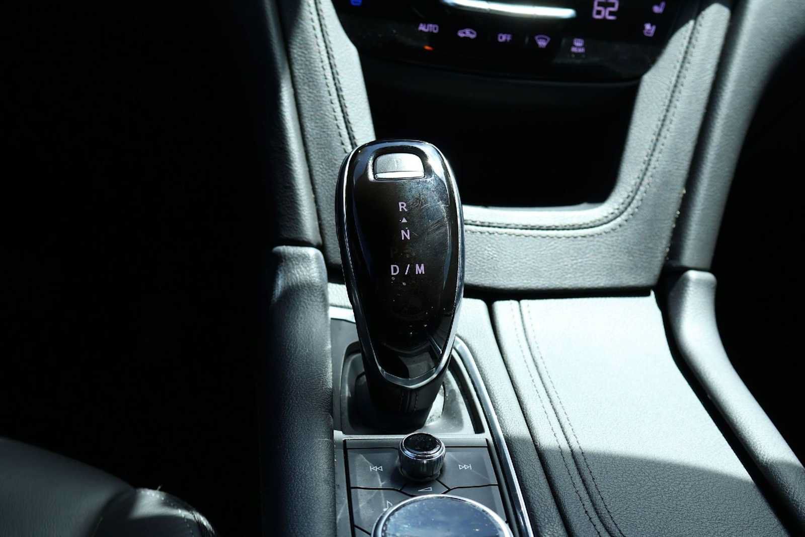 Used 2020 Cadillac XT5 Premium Luxury FWD image 17