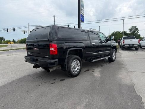 Used 2018 GMC Sierra 2500 Denali w/ Duramax Plus Package AWD/4WD image 6