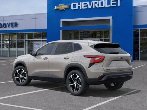 New 2026 Chevrolet Trax RS w/ Sunroof Package FWD image 3