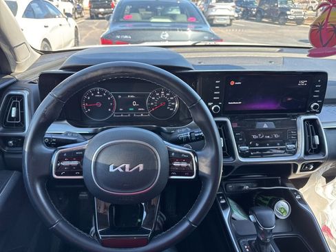 Used 2022 Kia Sorento S w/ Panoramic Sunroof Package image 7