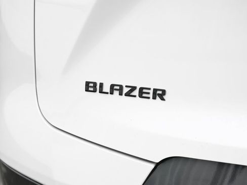 Used 2023 Chevrolet Blazer Premier FWD image 13