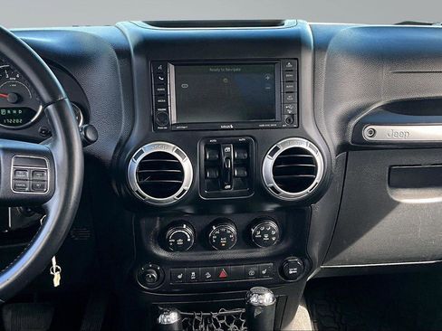 Used 2014 Jeep Wrangler Unlimited Rubicon w/ Dual Top Group AWD/4WD image 9