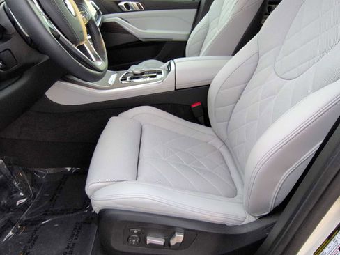 Certified 2024 BMW X5 xDrive40i w/ Premium Package image 17