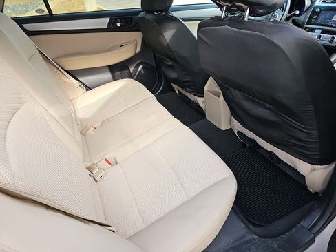 Used 2017 Subaru Outback 2.5i Premium image 12