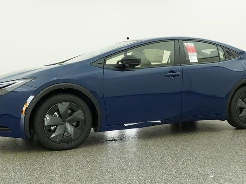 New 2026 Toyota Prius Plug-In Hybrid FWD image 8