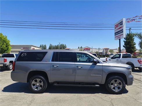 Used 2020 Chevrolet Suburban LT w/ Off-Road Package AWD/4WD image 4