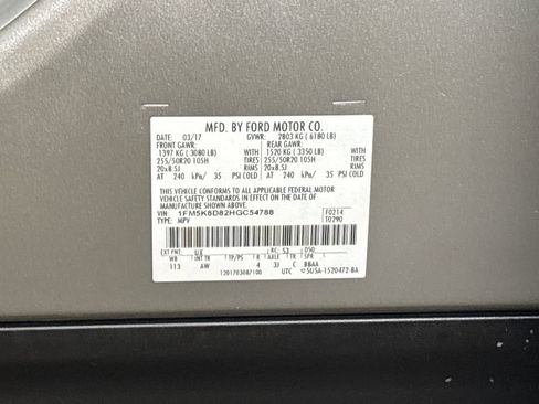 Used 2017 Ford Explorer XLT w/ Equipment Group 202A AWD/4WD image 25