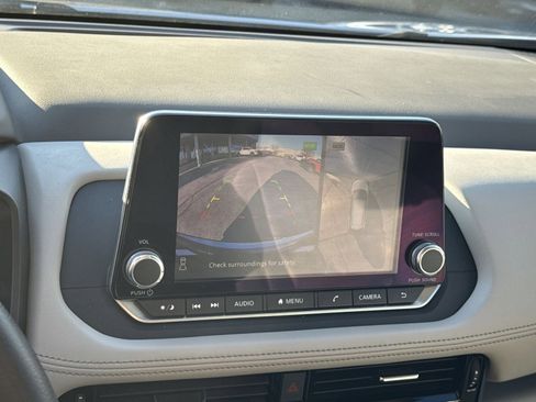 Used 2021 Nissan Rogue SV image 25