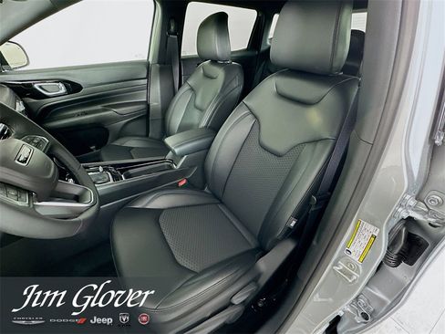 New 2026 Jeep Compass Latitude image 24