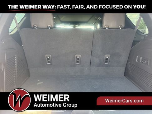Used 2021 GMC Yukon Denali w/ Denali Premium Package AWD/4WD image 9